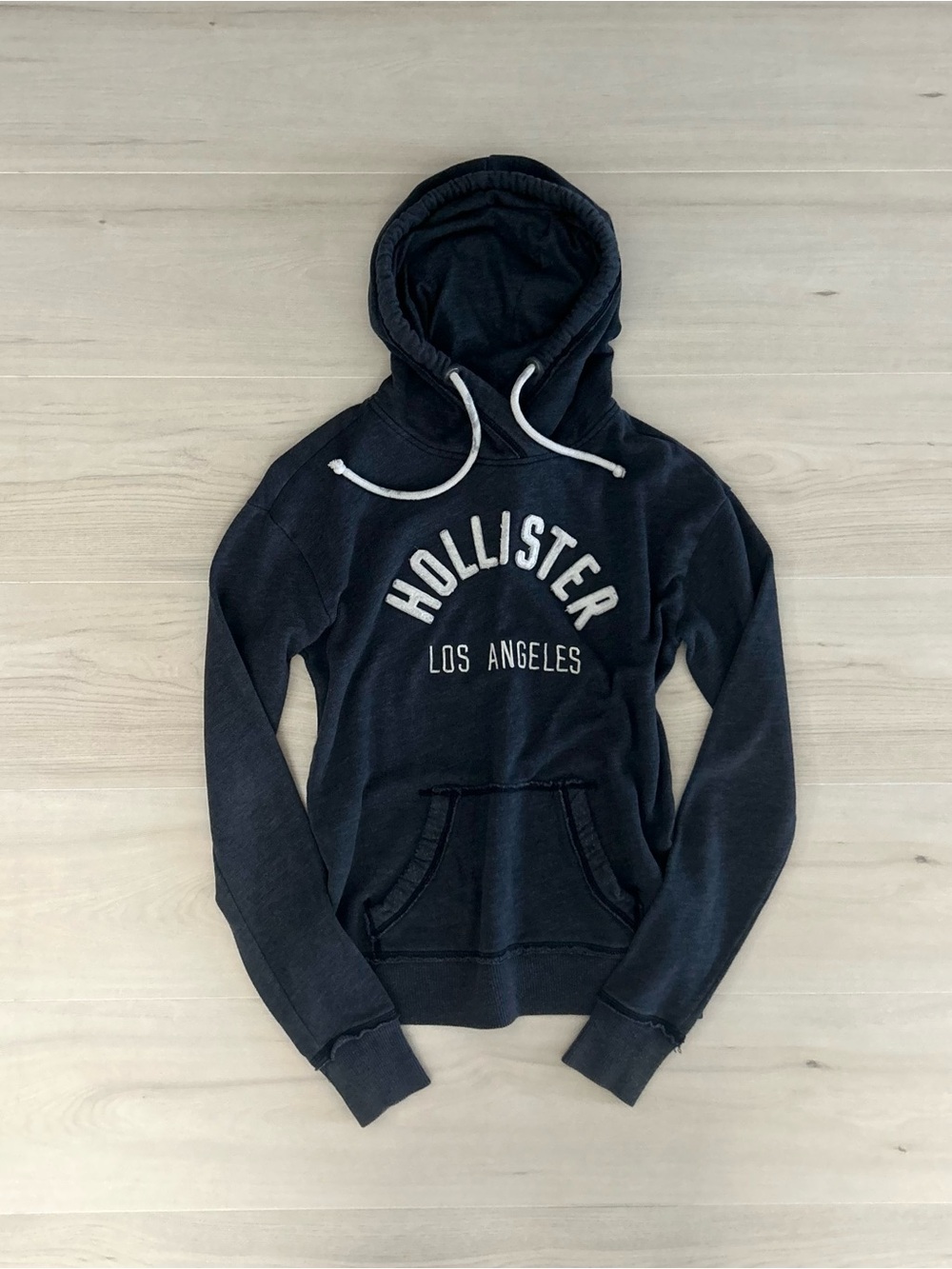 navy blue hollister fitted hoodie